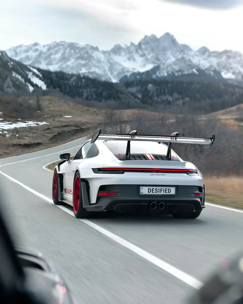 2023 Porsche 911 GT3 RS — photo 4