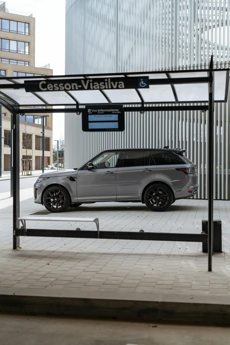 2020 Land Rover Range Rover Sport SVR — photo 2